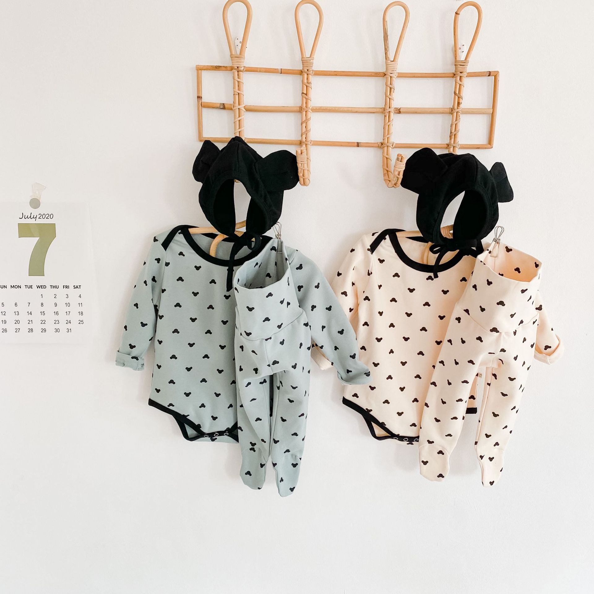 Set Jumpsuit Tay Dài + Quần Legging Họa Tiết Đáng Yêu Dành Cho Bé