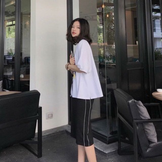 Set chân váy + pull trắng