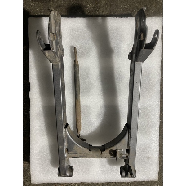 Càng sau xe Sirius 110cm hãng Yamaha