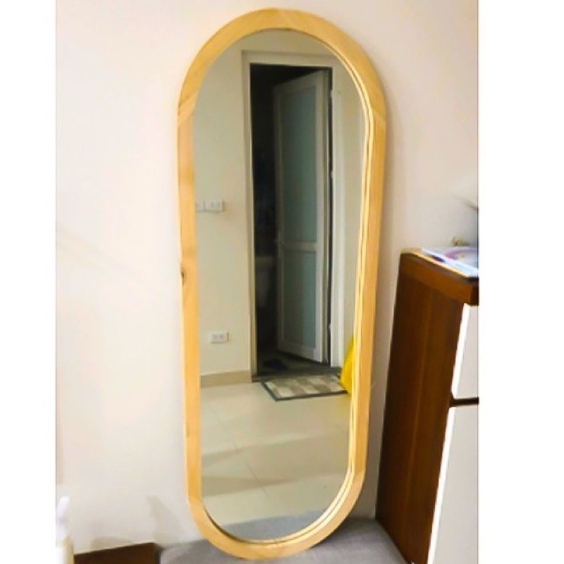 Gương soi toàn thân gỗ thông tự nhiên, dáng oval, chất gương nịnh