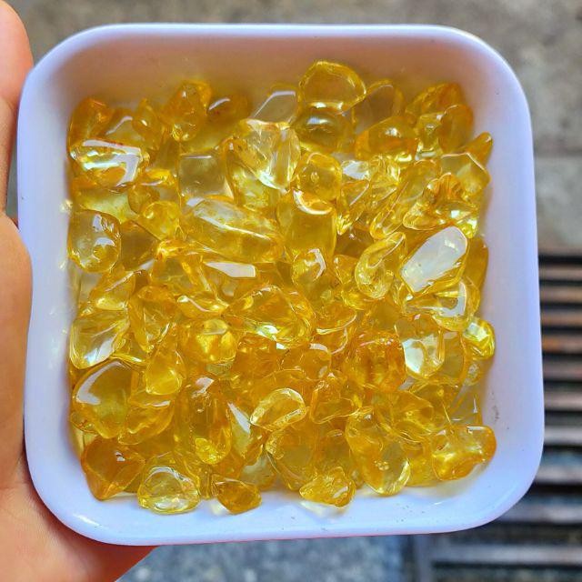 100G ĐÁ VỤN MÀU VÀNG PHONG THỦY  .