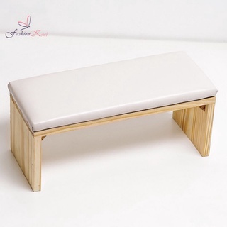 Gối kê tay gỗ làm móng tay