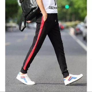 Quần jogger thể thao viền 1 sọc đỏ