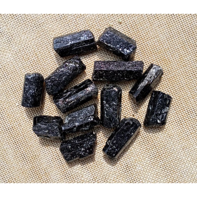 Tinh thể Black Tourmaline thô, làm handmade, trang trí, phong thủy, Mind Stone & Jewelry
