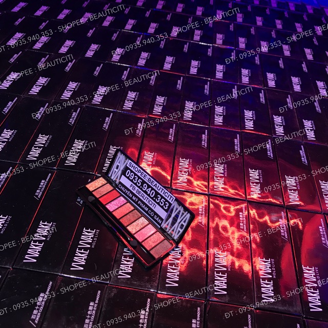 BẢNG PHẤN NHŨ LÌ VVAKE VVAKE HOLD LIVE CINNO WODWOD 10 Ô MÀU MẮT | BigBuy360 - bigbuy360.vn