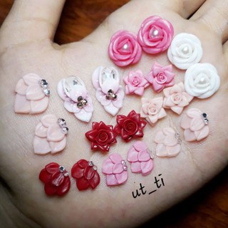 Hoa bột ôm đá chấm bi nail 09c