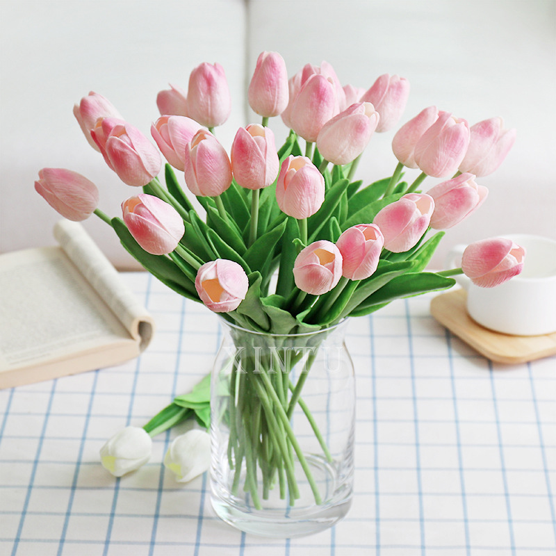 Bó Hoa Tulip Giả Trang Trí Tiệc Cưới