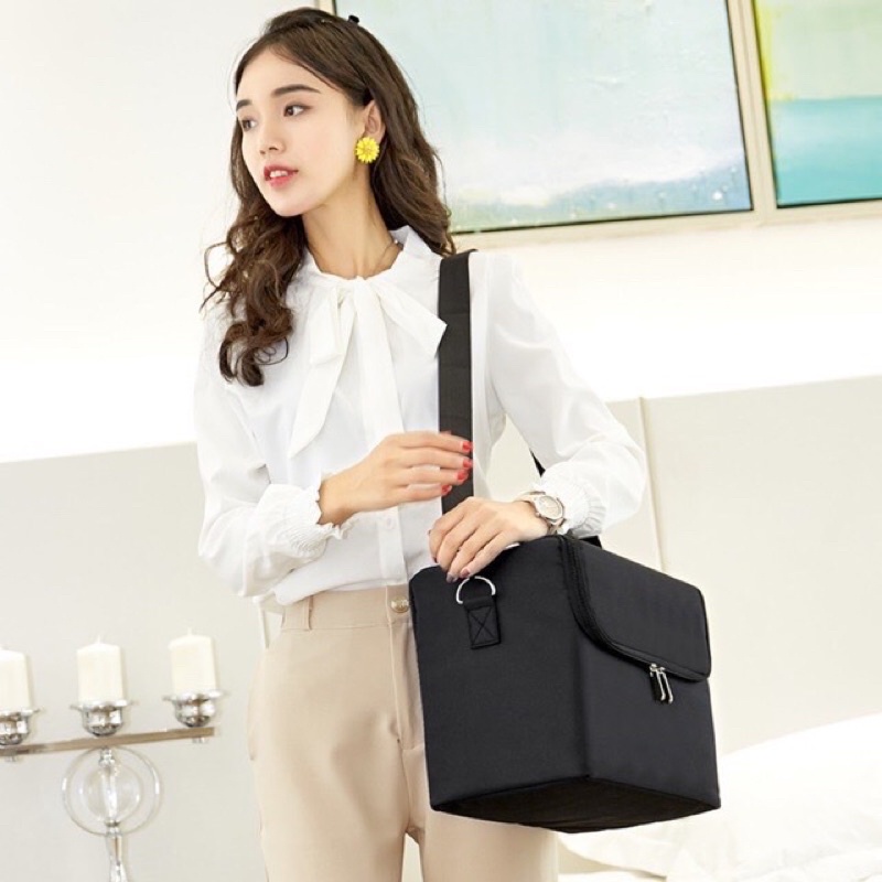 Cốp đựng đồ nail,mi,trang điem,phun xăm màu đen)