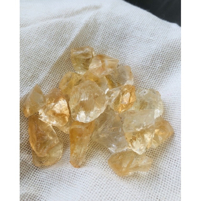 Đá vụn Citrine vàng làm handmade, sưu tầm, thanh tẩy