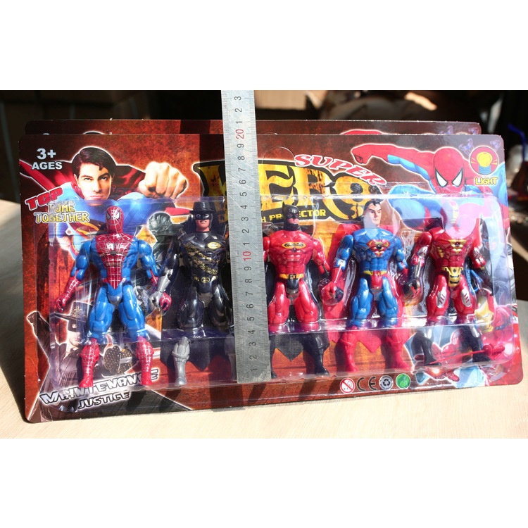 Vỉ đồ chơi siêu nhân - loại đẹp