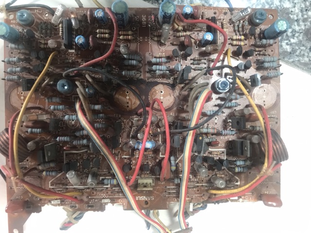 Bo tháo amply để lấy linh kiện