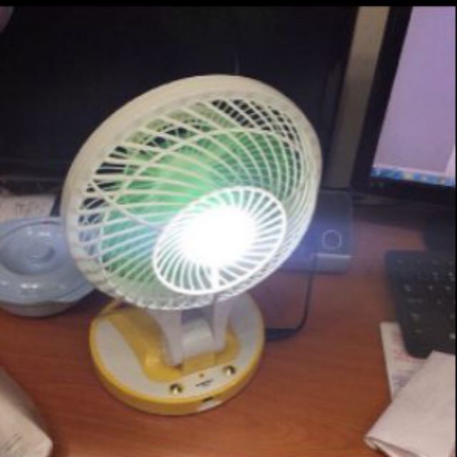 Quạt Tích Điện Kiêm Đèn Pin Mini Fan