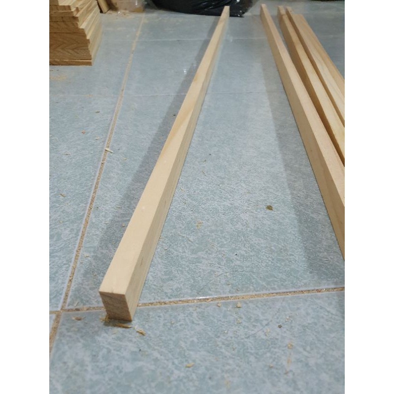 Thanh gỗ thông vuông 2x4cm, dài 1m bào láng 4 mặt đẹp dùng làm khung sườn, làm xương, trang trí