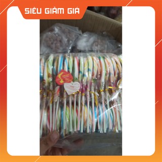 50 cây kẹo mút cầu vồng siêu ngon