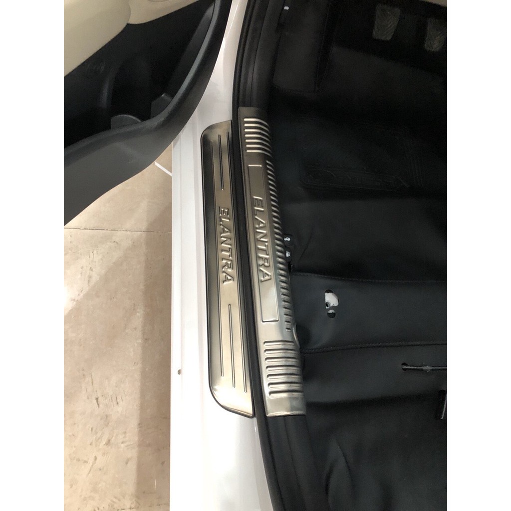 Ốp Bậc Cửa, Nẹp bước chân Trong, Ngoài Xe Huyndai Elantra 2016 - 2021, chất liệu Inox