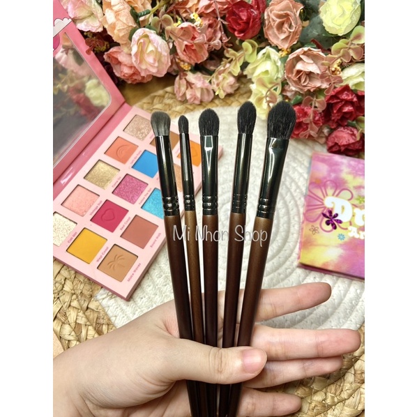 Tổng hợp cọ mắt lẻ lông thú cho makeup chuyên nghiệp