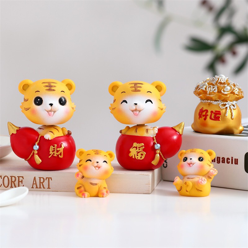 Tượng hổ phong thủy dễ thương cùng hồ lô đỏ phong thủy , nhiều kiểu dáng, thích hợp để trang trí nhà cửa, xe hơi