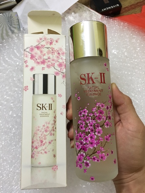 Nước thần SKII Facial Treatment Essence phiên bản hoa anh đào 230ml