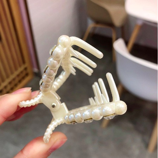 Kẹp càng cua, đính ngọc trai phong cách hàn quốc-hot trend