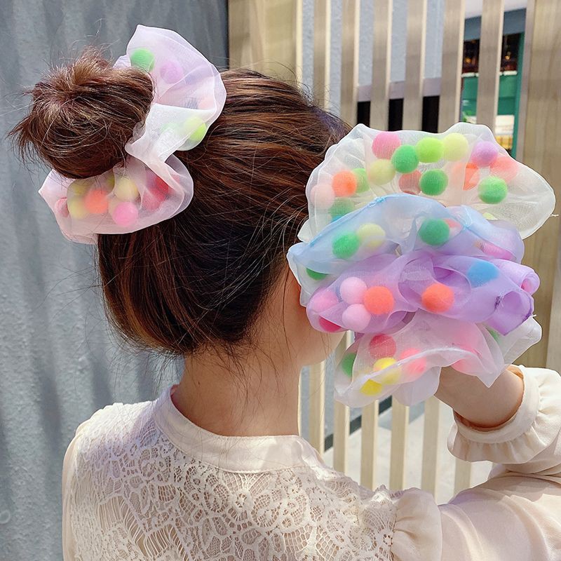 Cột tóc vải scrunchies kèm pom pom