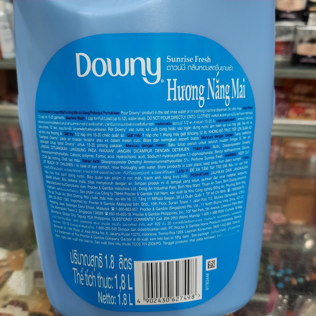 Nước Xả Vải Downy Hương Nắng Mai Chai 1.8L