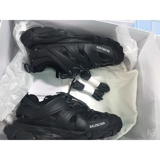Balenciaga TRack đen 42 ( ảnh chụp của khách )