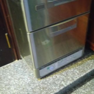Máy rửa bát TOTO