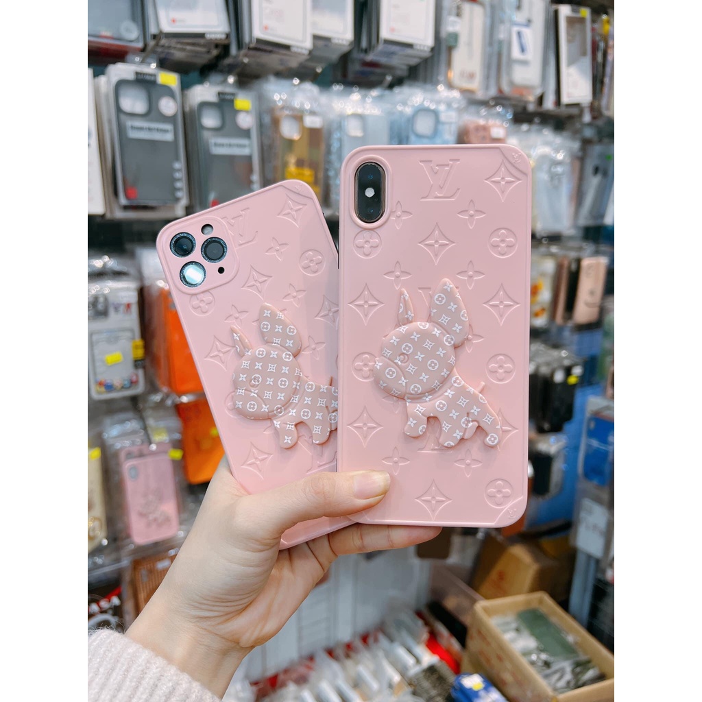 VIỀN VUÔNG BAỎ VỆ CAMERA  Ốp điện thoại nền hồng Hình Chó Bull logo LV 3D cho IPHONE 7 8 X XS 11 12 13 PLUS PRO MAX