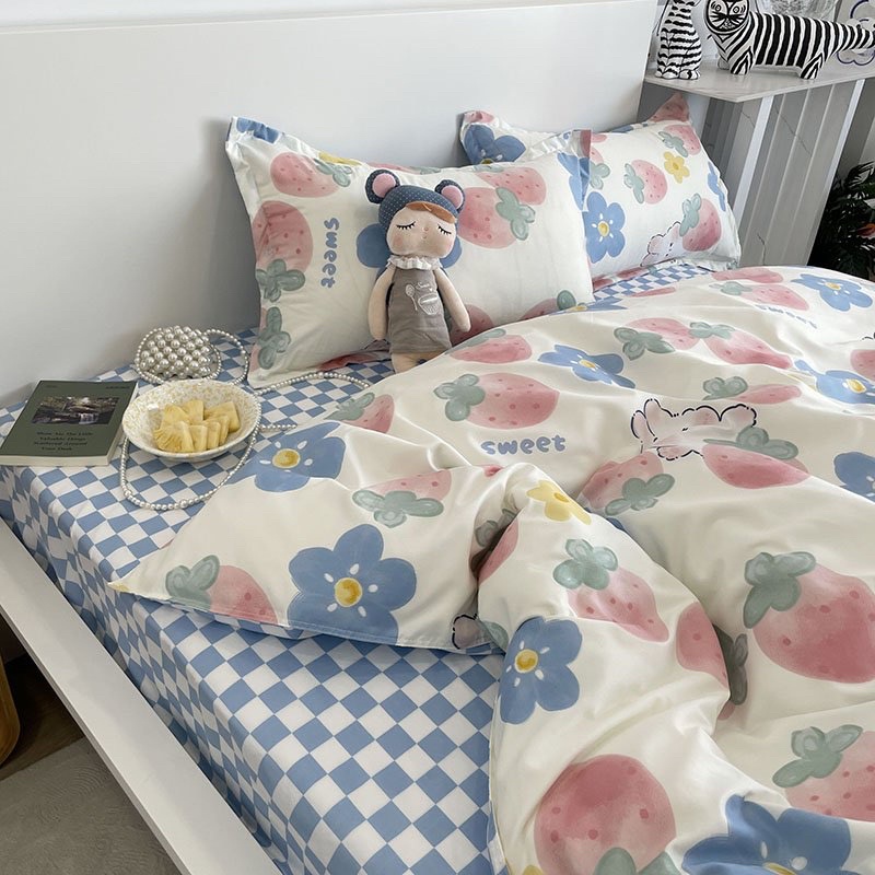 Bộ ga gối và vỏ chăn Cotton Poly Nhập Khẩu mẫu Gấu Dâu Tây Decor Home