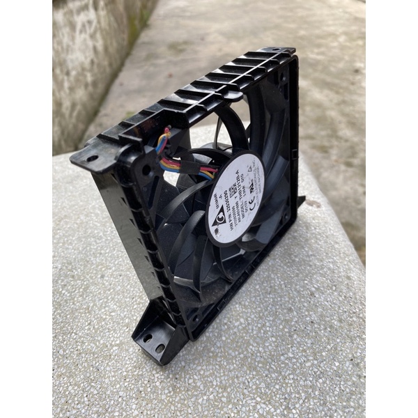 Quạt tản nhiệt Delta 12V 2.7A 12cm x 3.5 cm