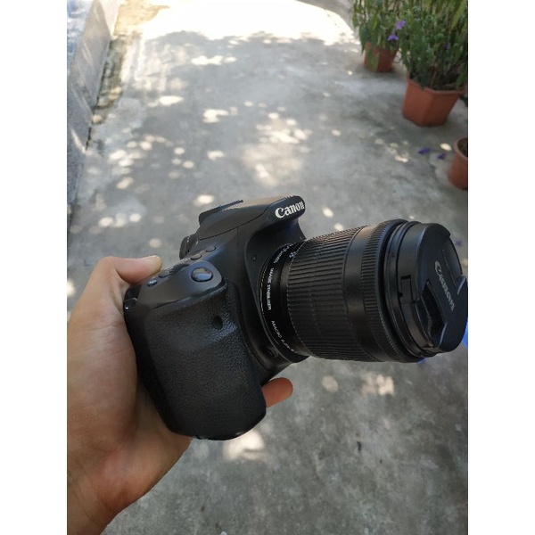 Máy ảnh Canon EOS 60D kèm lens 18-55mm