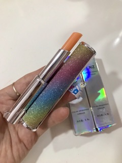 Son dưỡng môi cầu vồng (B-228)