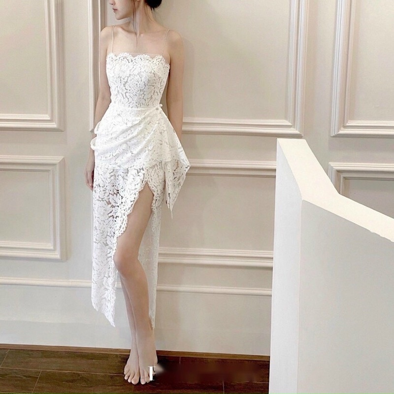 Váy ren trắng đi tiệc