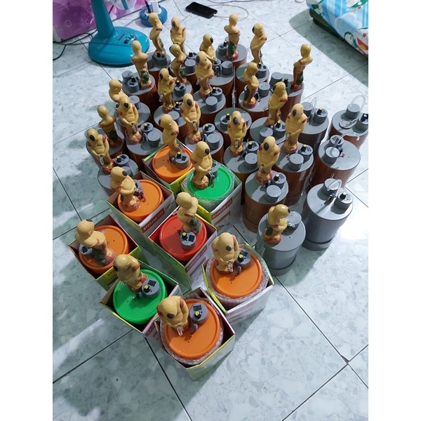 Bình rót rượu chú tiểu giã gỗ 1.5l