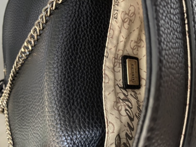 MACYS - Túi đeo chéo Guess bằng da màu đen và nâu trắng dành cho nữ