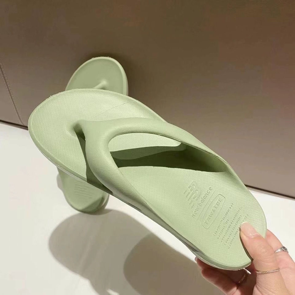 Giao Hàng Nhanh Chóng! Dép sandal Đế Bằng Thiết Kế Mới Thời Trang Dành Cho Nữ