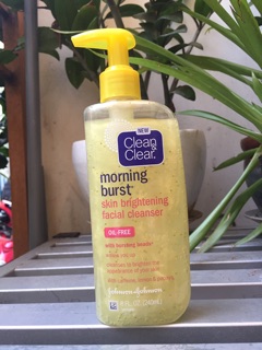 Sữa rửa mặt Clean&Clear 240ml hàng Mỹ (sẵn mẫu mới)