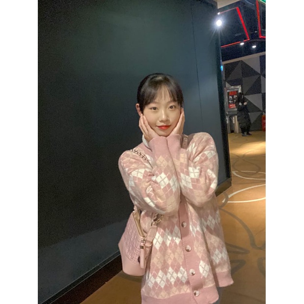 (Sẵn) Áo khoác len cardigan kẻ ô quả trám dáng thụng trẻ trung màu hồng / đen / xanh | BigBuy360 - bigbuy360.vn