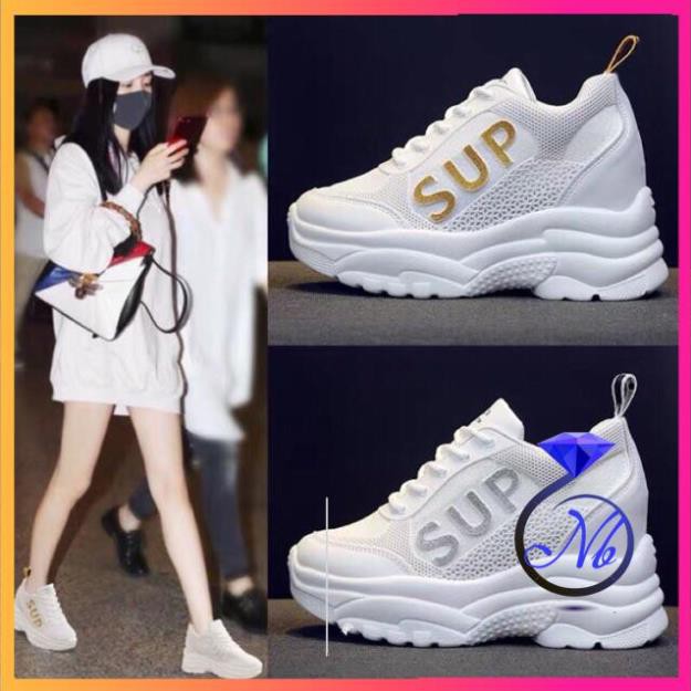 Giày thể thao chữ SUP