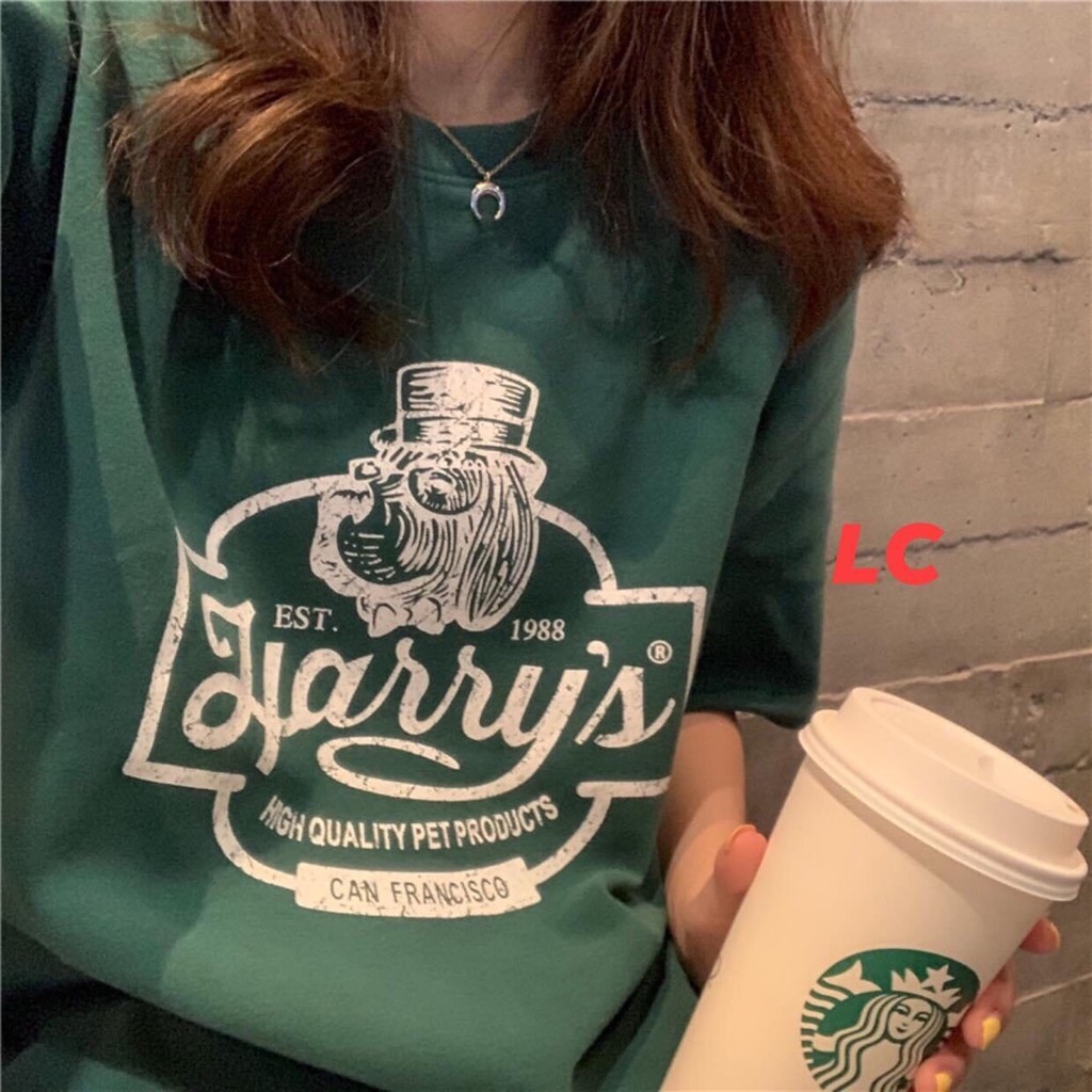 Áo Phông Cổ Tròn Dáng Rộng In Hình Harry's 🎁 Nana's House 🎁 Thun tay lỡ oversize màu xanh rêu trẻ trung, cá tính | BigBuy360 - bigbuy360.vn