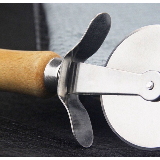 Dụng cụ cắt bánh Pizza bằng thép không gỉ