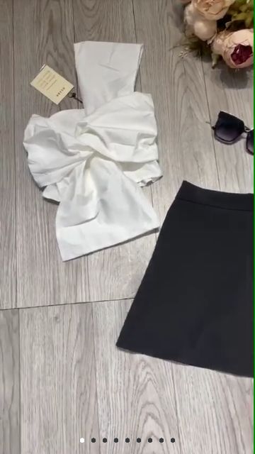 Áo croptop nơ chéo