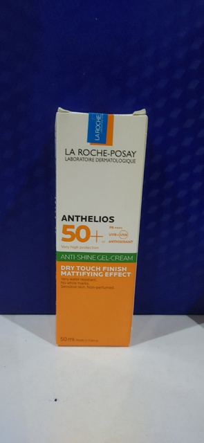 Kem Chống Nắng Không Màu Kiểm Soát Dầu La Roche-Posay Anthelios XL SPF 50+ UVB & UVA 50ml