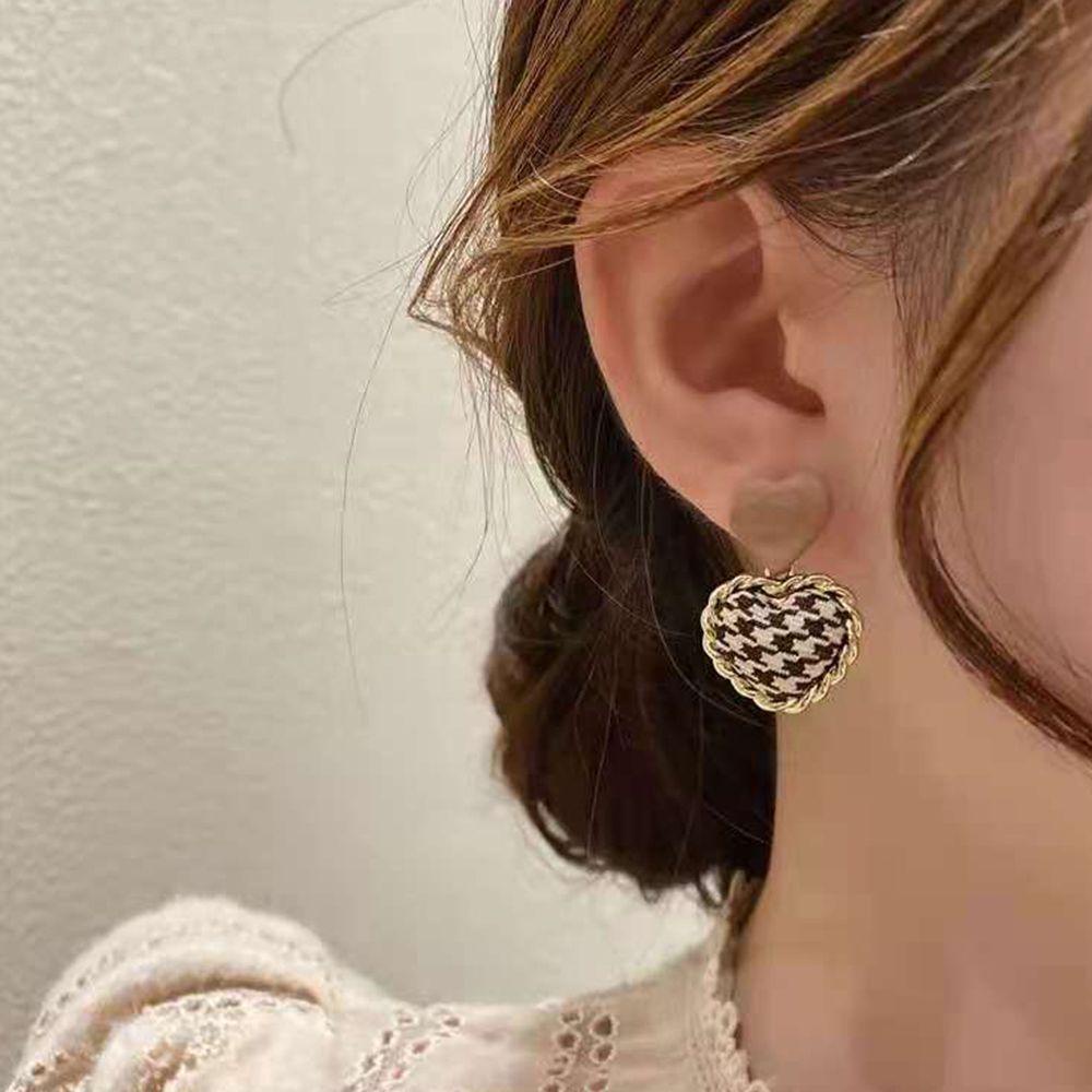 Khuyên Tai VANES1 Trái Tim Vải Gai Phong Cách Hàn Quốc Ngọt Ngào Cho Nữ