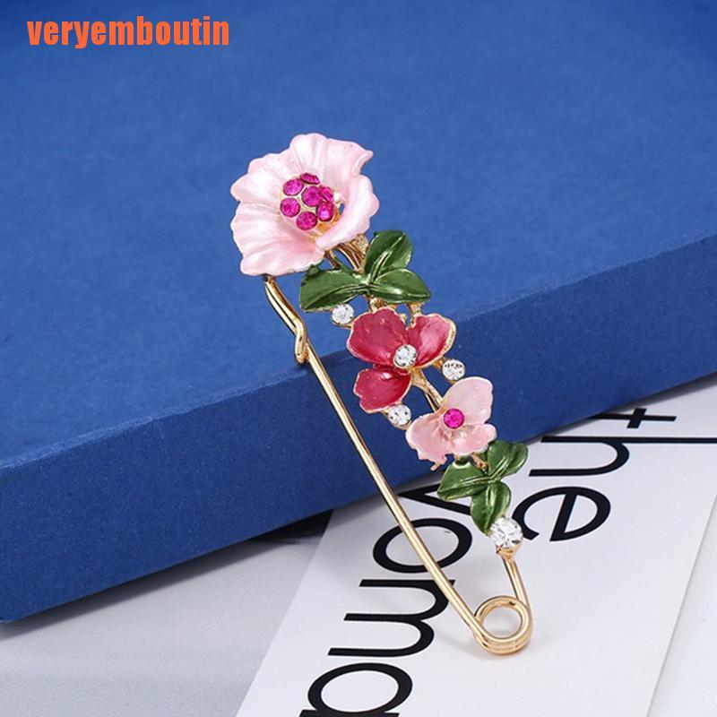 Trâm Cài Áo Hình Hoa Đính Đá Sang Trọng Cho Nữ