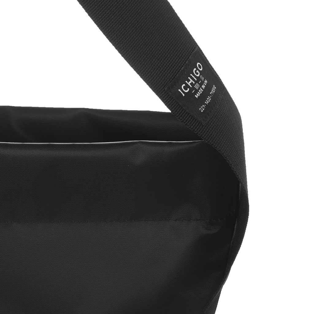 ICHIGO - Túi đeo chéo vải dù oversize ALL IN BAG