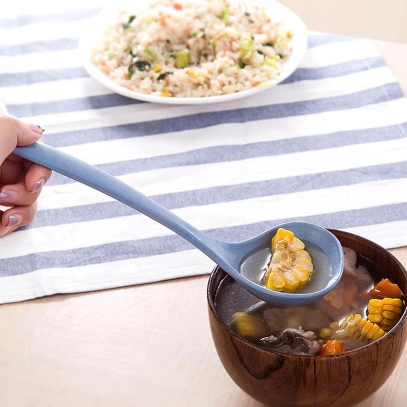 Muỗng múc canh cán dài có lỗ để treo nhiều màu kích thước 23*7CM