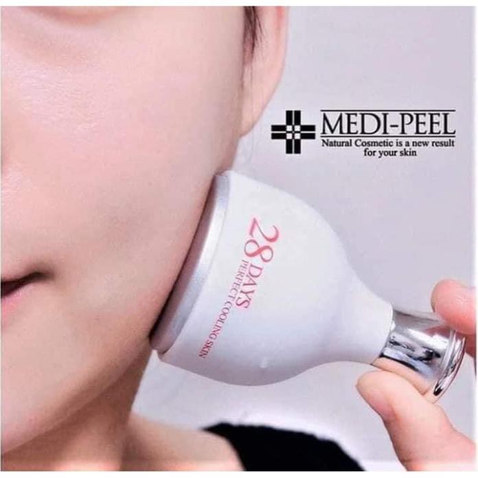 Thanh lăn đá lạnh Massage Nâng cơ, Se khít lỗ chân lông Medi peel 28 Days Cooling Skin Medipeel