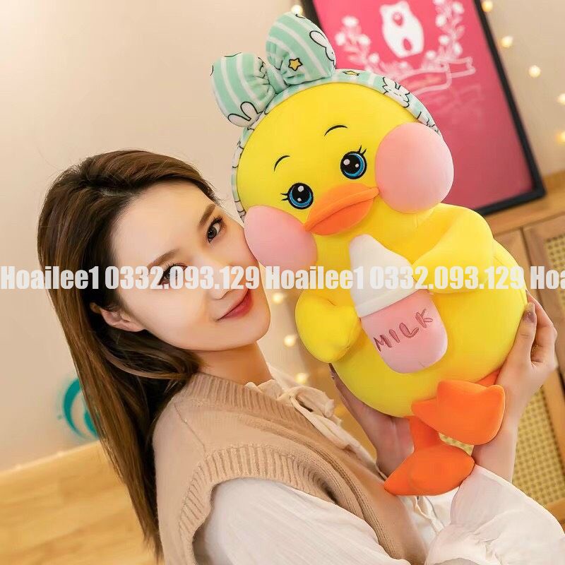 Gấu bông Vịt má hồng ôm bình sữa mẫu thú nhồi bông siêu hot hit hàng cao cấp kích thước 45cm 65cm 90cm