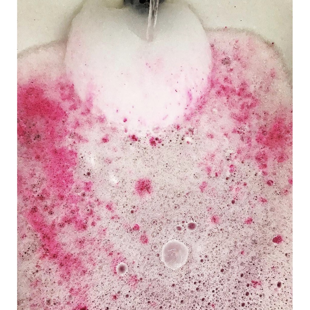 VIÊN TẠO BỌT TẮM LUSH - THE COMFORTER BUBBLE BAR | BigBuy360 - bigbuy360.vn